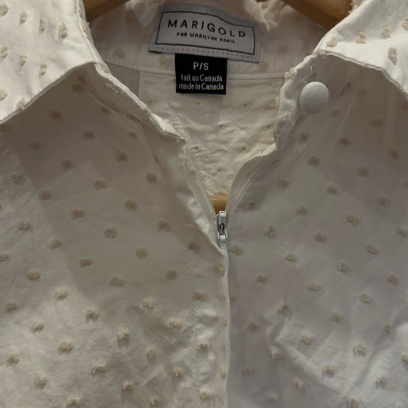 White Textured Button-Up Blouse - Picture 2 of 3